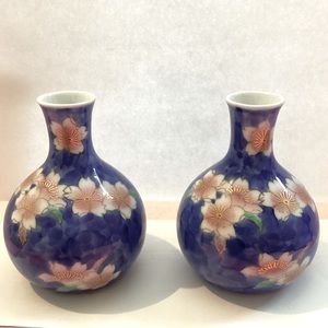 Japanese cobalt blue w/ cherry blossoms Fukagawa 1940s sake bottles/vases 3 3/4”